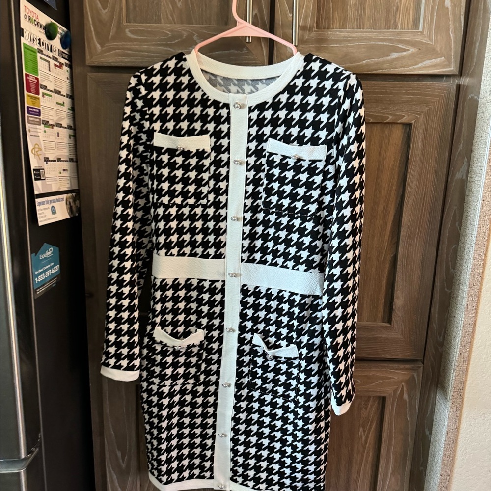 Women’s black and white dress